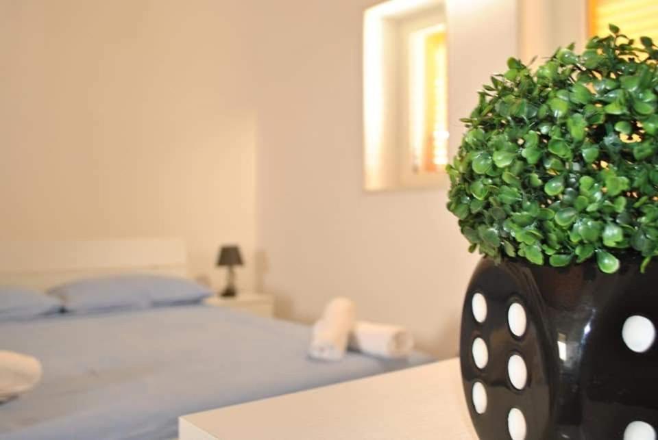 Masseria Capece Bed & Breakfast Uggiano La Chiesa Εξωτερικό φωτογραφία